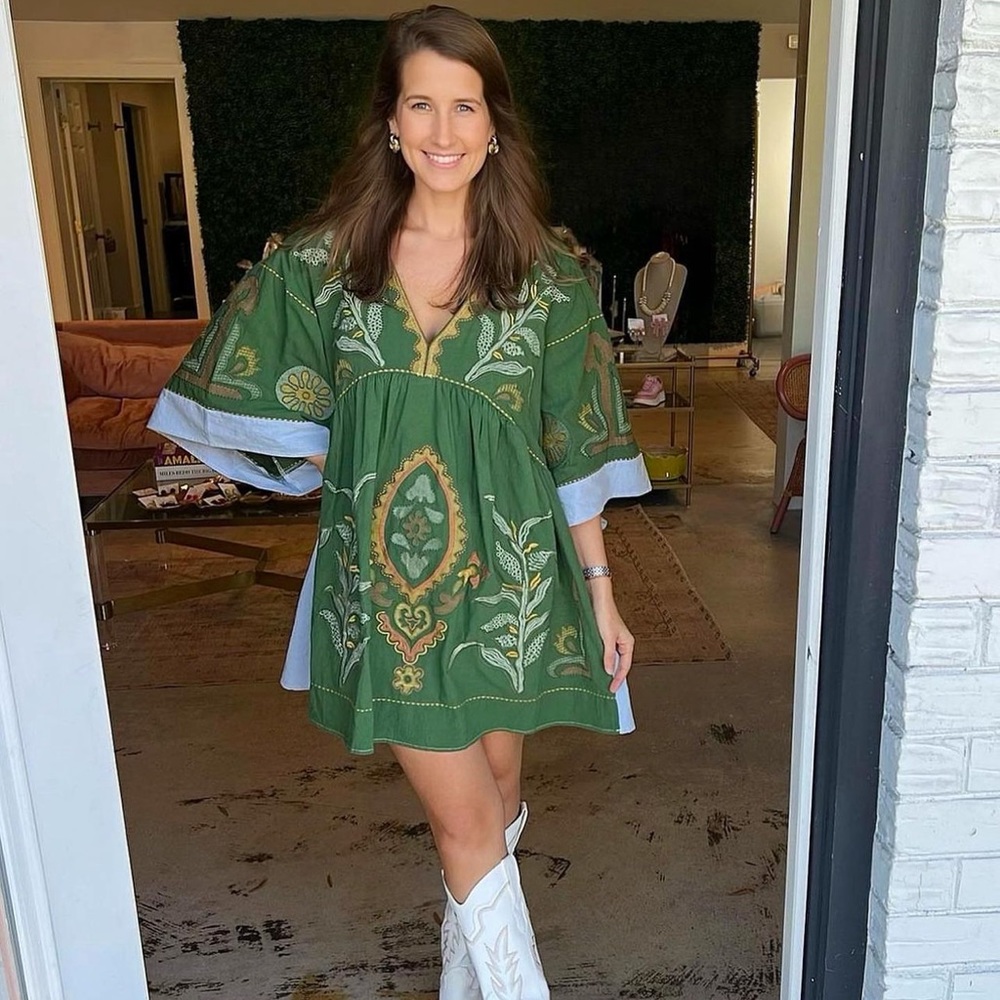 Deep grain embroidered tunic dress